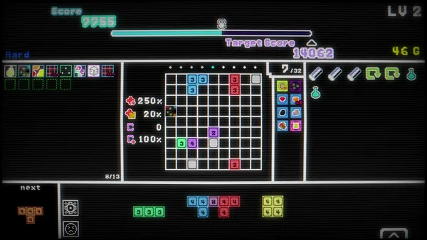 黒い背景に9×9のマス目があり、数字の書かれた色つきのブロックが置かれている。上にスコア 7755 と Target Score 14062、下に手持ちのピースが並ぶ